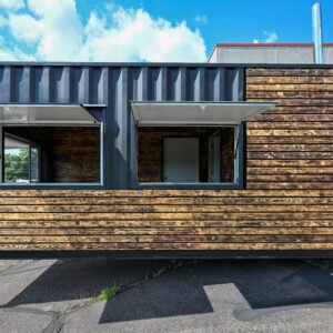 Premium Shipping Container Bar – Modern Mobile Bar Solution