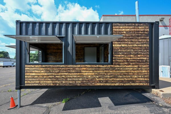 Premium Shipping Container Bar – Modern Mobile Bar Solution